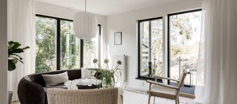 Designer New-Build Villa w/ Rooftop, free Parking