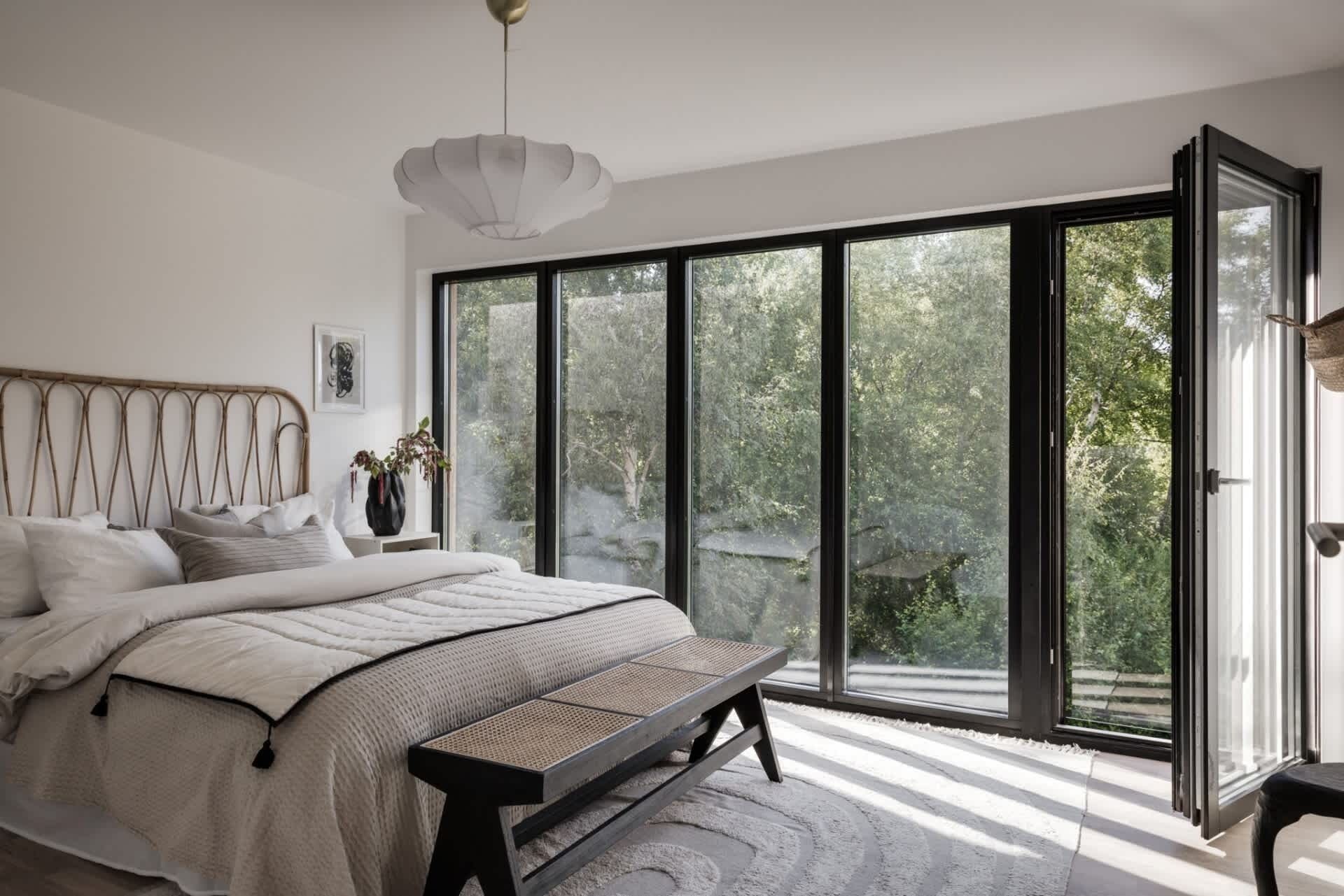 3 bedrooms, desk, iron/ironing board, WiFi