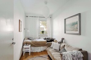 3 slaapkamers, een bureau, een strijkplank/strijkijzer, wifi