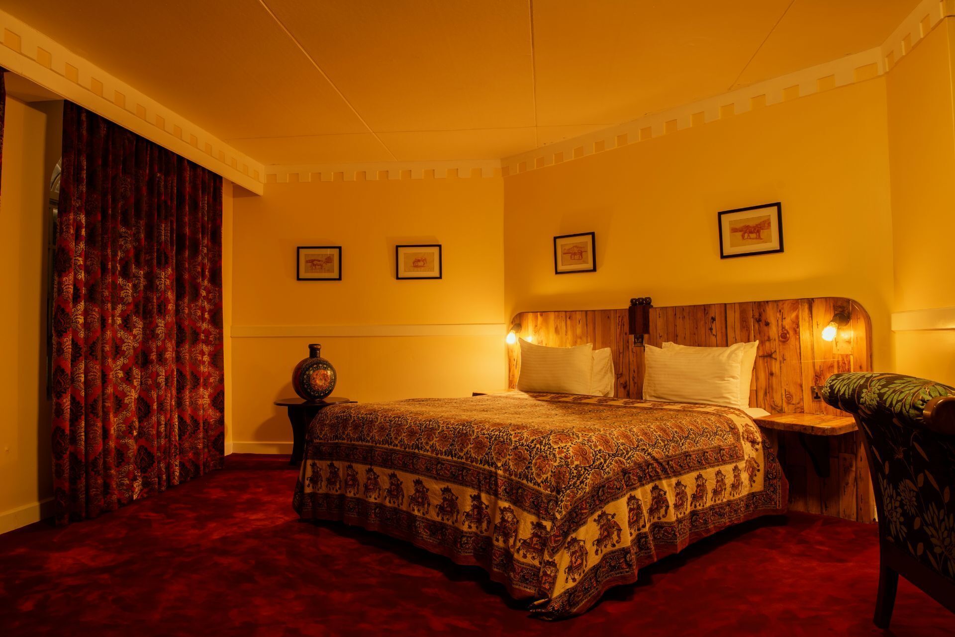 Superior Room | Desk, laptop workspace, cribs/infant beds, free WiFi