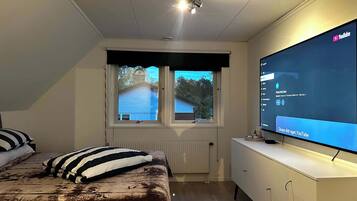 3 soverom, skrivebord, strykejern/-brett og wi-fi