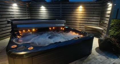 Modern Villa with Hot Tub & Sauna, Near Stockholm