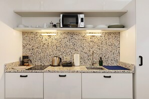 Fridge, microwave, stovetop, dishwasher - Apartment 'U Canetta 3' with Wi-Fi and Air Conditioning (Pietra Ligure)