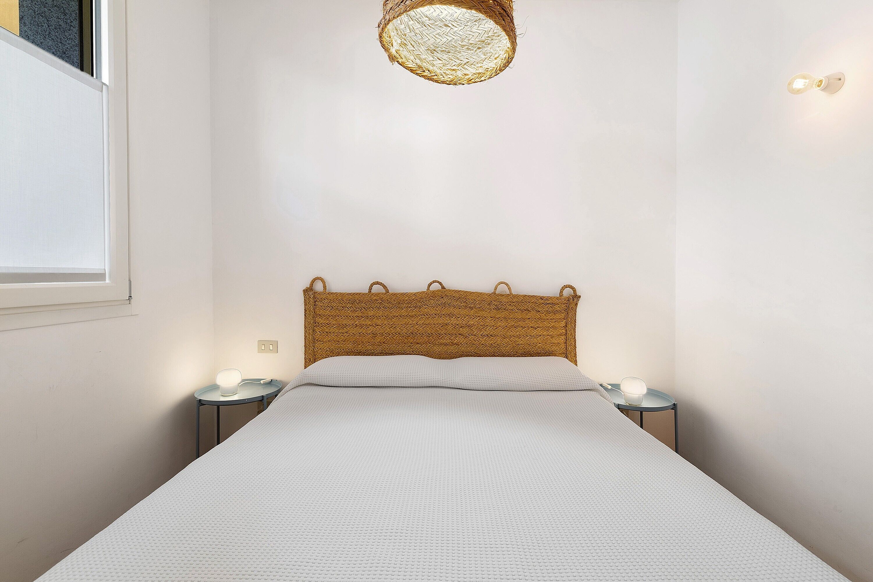 1 dormitorio, tabla de planchar con plancha, wifi y ropa de cama