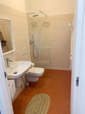 Haartrockner, Handtücher