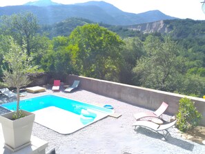 Tina de hidromasaje al aire libre