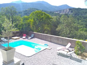 Bañera de hidromasaje al aire libre