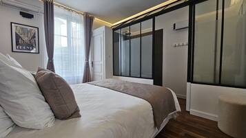 1 bedroom, iron/ironing board, travel cot, free WiFi