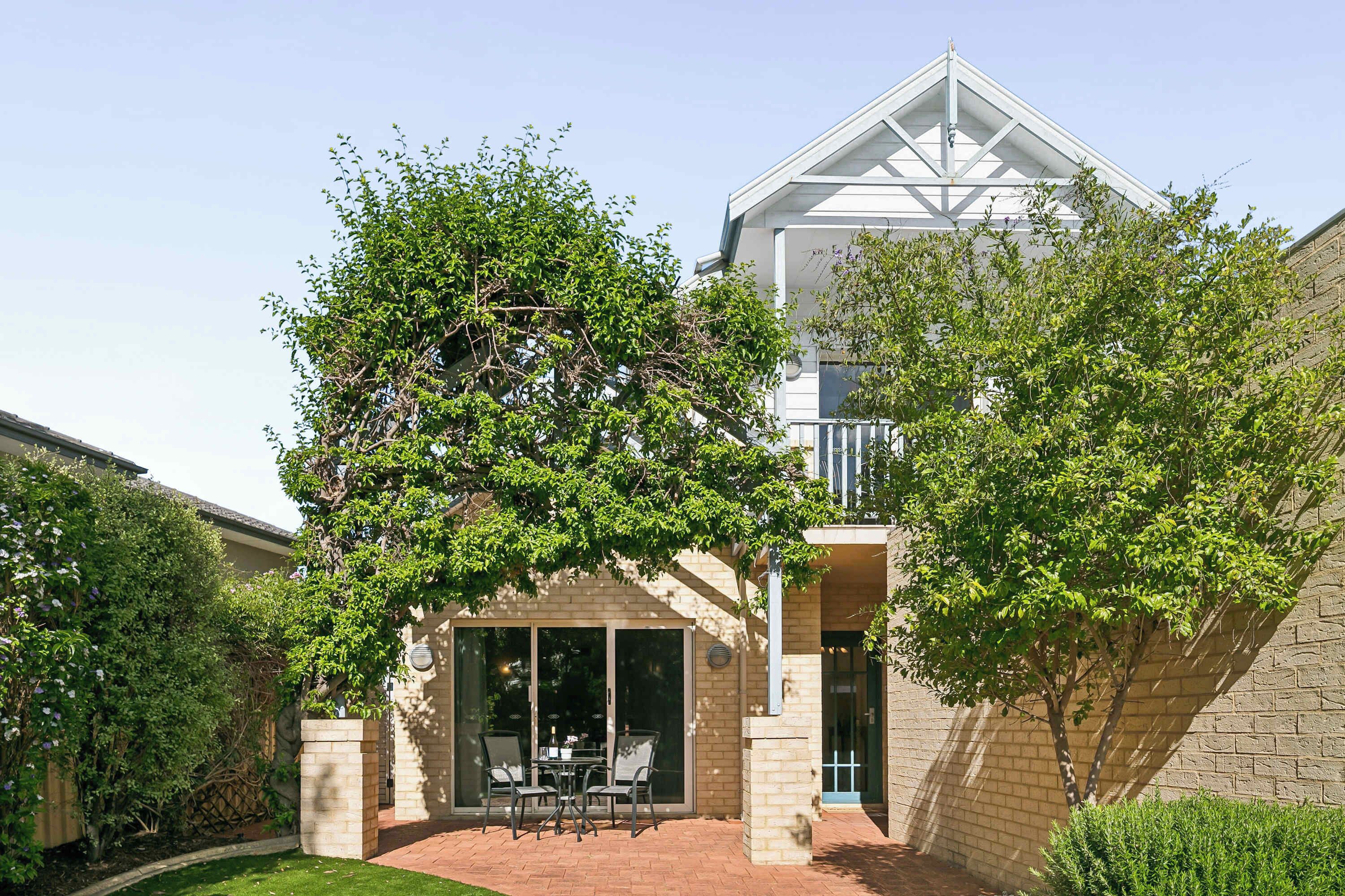 Neat and peaceful frontage ideal for a quiet residential setting.