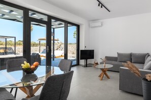 Smart TV - Zen Club-8 Luxury Villa (Rhodes)