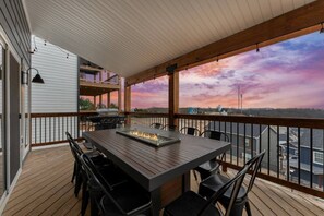 Outdoor dining - Gorgeous Lake View | Indoor Pool Access | Hot Tub (Branson)