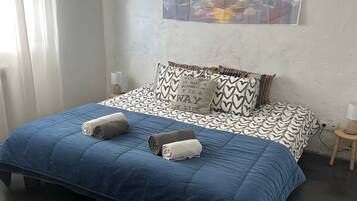 1 bedroom, WiFi, bed sheets