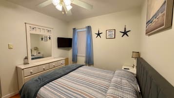 Schreibtisch, Bügeleisen/Bügelbrett, kostenloses WLAN, Bettwäsche