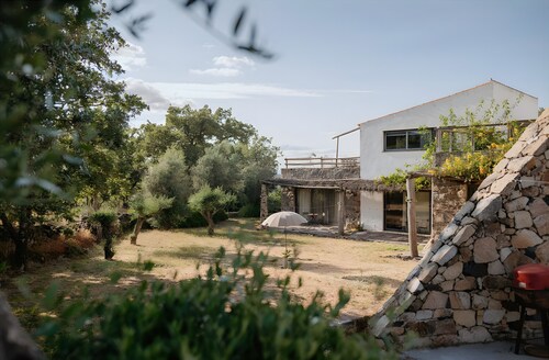 Cortiço Apartment with Shared Pool