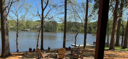 Cottage on Cypress Bay Near Paris Landing State Park