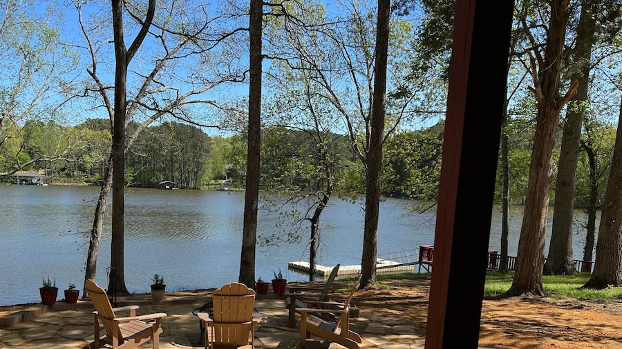 Cottage on Cypress Bay Near Paris Landing State Park