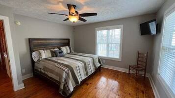 獨棟房屋, 多張床, 庭院 (Julie Hubbs 843 Cypress Harbor Rd) | 4 間臥室、獨特裝潢、布置獨特、床單