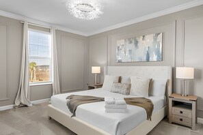 5 soverom, strykejern/-brett, internettilgang og sengetøy