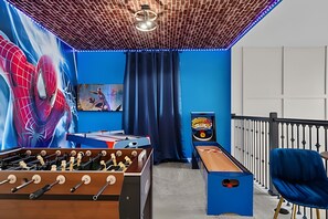 Spielezimmer