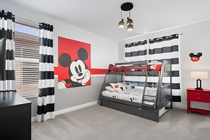 5 bedrooms, iron/ironing board, Internet, bed sheets