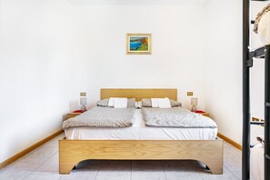 WiFi, bed sheets - Apartment 'Edera 1' with Mountain View, Shared Garden and Wi-Fi (Dalsass)