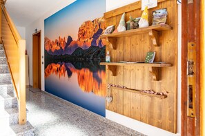 Interior - Apartment 'L'Edera 2' with Mountain View, Shared Garden and Wi-Fi (Dalsass)