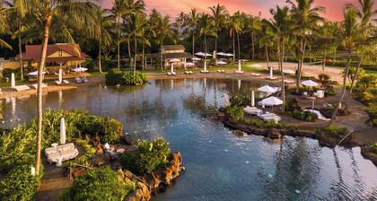 Resort Amenities | Golf Course View | Cottage + Guesthouse