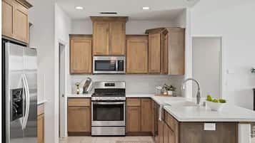 Micro-ondes, four, plaque de cuisson, lave-vaisselle