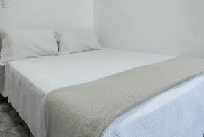 Iron/ironing board, free WiFi, bed sheets - Suite with pool | PV-ST4 (Rio de Janeiro)