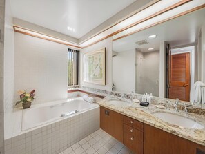 Hair dryer, towels - *CoralTree Managed* Ocean View on Top-Rated Golf Course | Mauna Lani Point B201 (Kamuela)