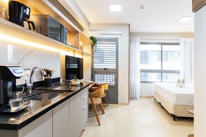 إس�تديو | مكواة/لوح كي وواي فاي مجانًا