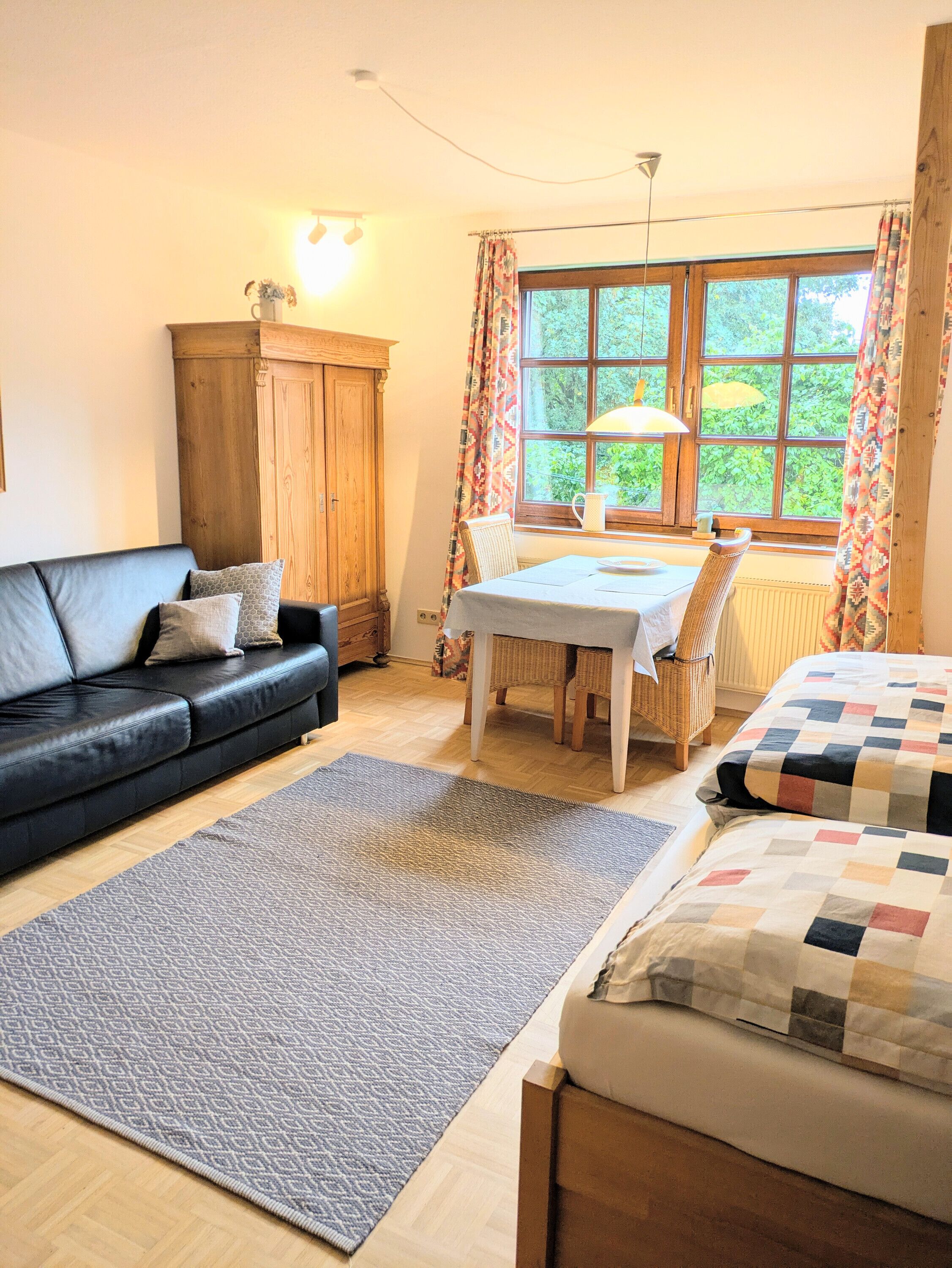 TV, table tennis, stereo