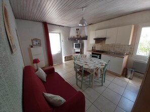 TV, DVD player, aparelho de som