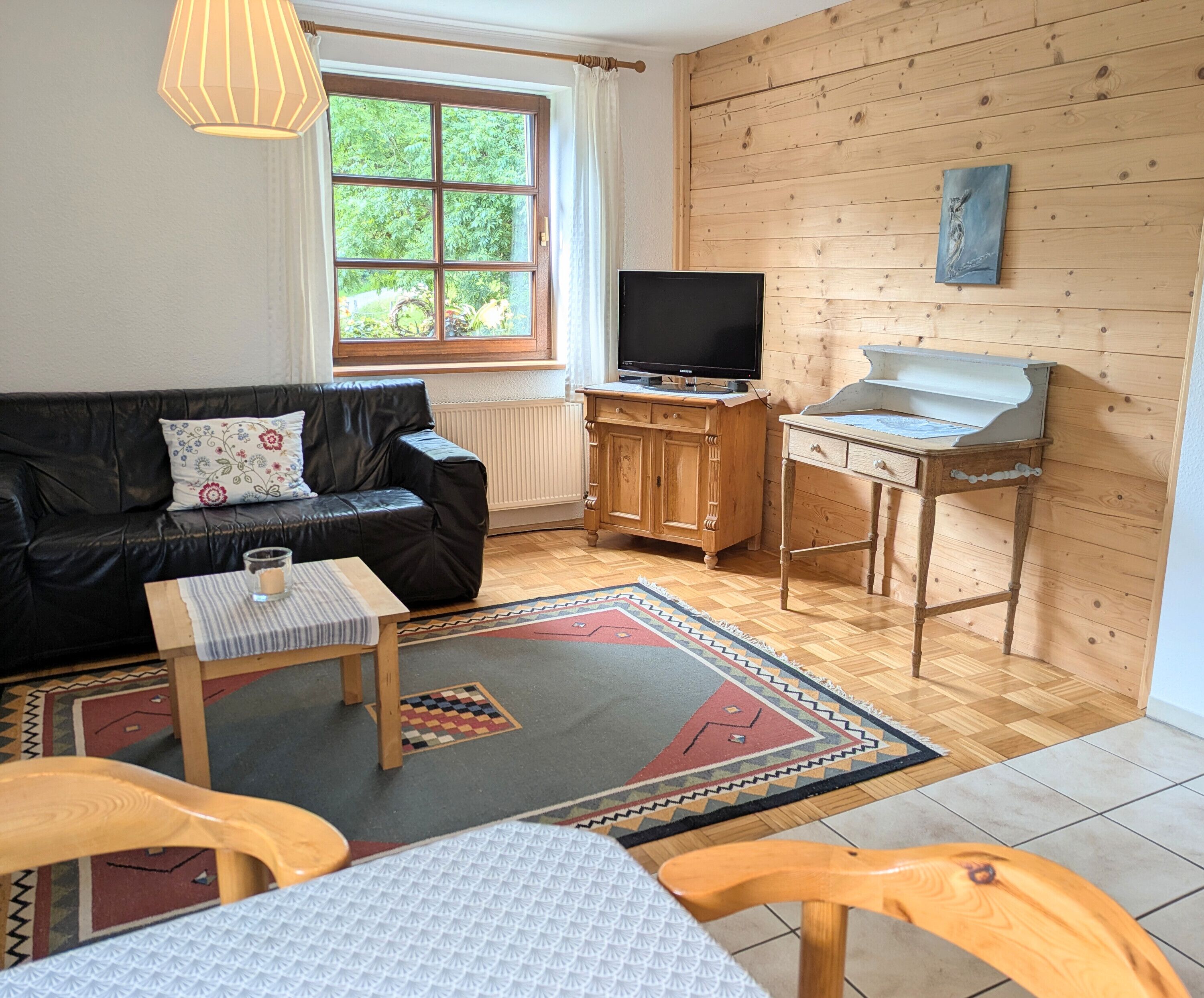 TV, table tennis, stereo