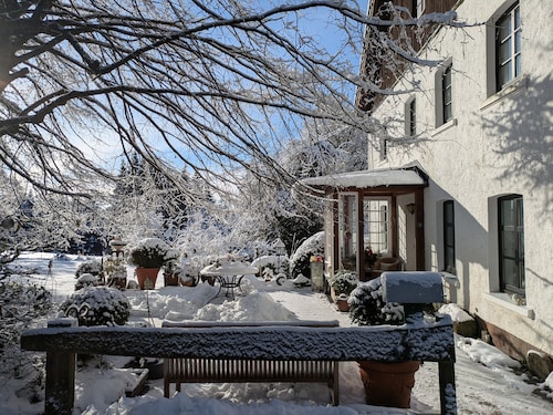 Apartment 'Wiesenblick' mit Bergblick, Gemeinschaftsgarten und WLAN