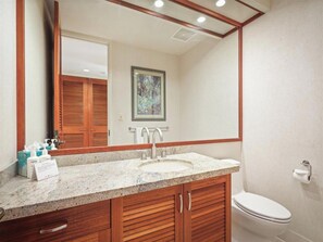 Hårtork och handdukar