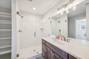 Townhome | Bathroom | Towels, soap, toilet paper - Wasatch Lodge (Heber City)