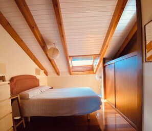 3 chambres, fer et planche à repasser, Wi-Fi gratuit, draps fournis