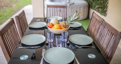 Private 3-seater Jacuzzi, garden, air conditioning & parking - Dieulouard A31