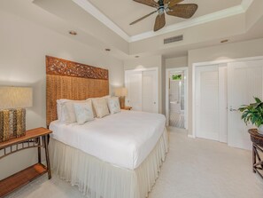 2 bedrooms, desk, iron/ironing board, WiFi