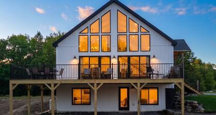 Stunning 5-bedroom house with AC in Franklin Perfect for visiting Downeast Maine
