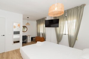 Fer et planche à repasser, accès Internet, draps fournis