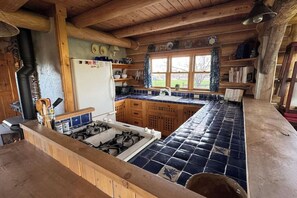 冰箱、微波炉、烤箱、炉灶