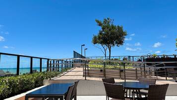 Studio | Outdoor dining
