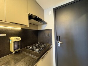 Deluxe Studio | Private kitchen | Fridge, microwave, blender, coffee grinder - Move Tambau 108 (João Pessoa)