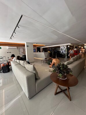 Studio | Lobby