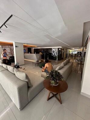 Deluxe Studio | Lobby
