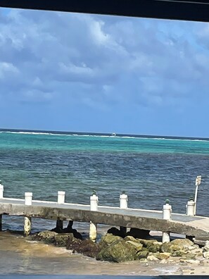 Vista para praia/oceano
