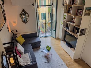 TV - *The Collector's Home* Private Terrace in Navigli (Milano)