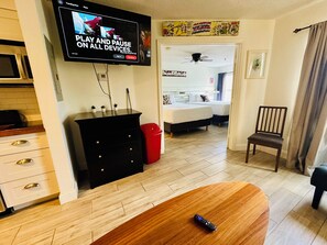 1 chambre, fer et planche à repasser, Wi-Fi, literie fournie